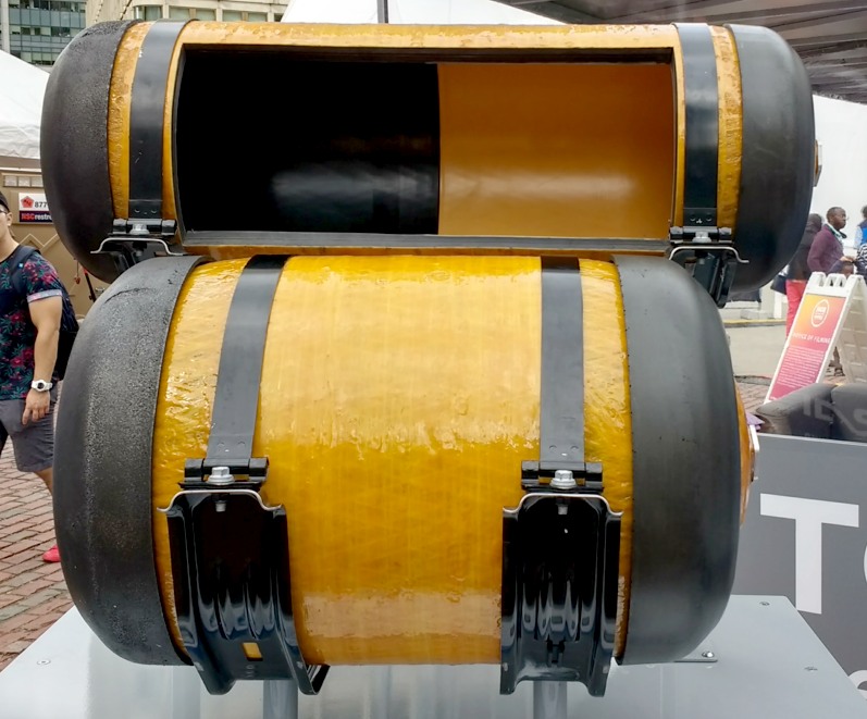 Spun carbon fibre hydrogen pressure tanks @ 700 bar, 10,000 psi